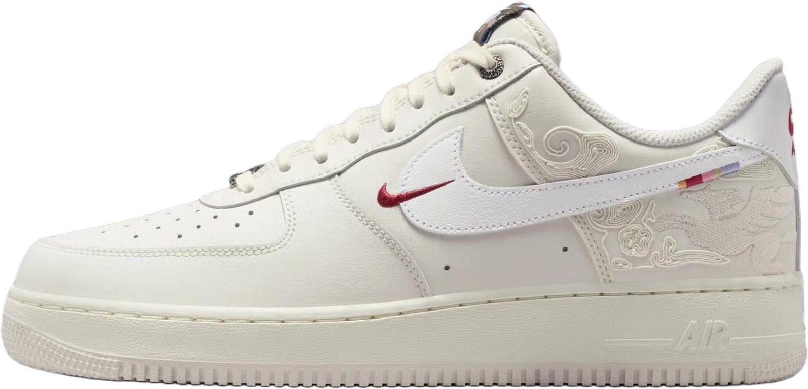 Nike Air Force 1 Low Pegasus Pack - Hästens år Herrsneakers Vit Phantom Vit-Sail-Phantom-Team-Crimson IQ1119-011 44.5 white