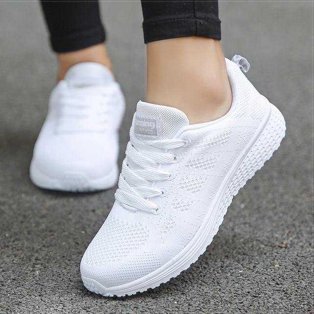 Sneakers som andas Kvinnor Löparskor Fitness Sportkläder Fritidsskor Sjuksköterska Sneakers Kvinnor Promenadskor Kvinnor 35 vit