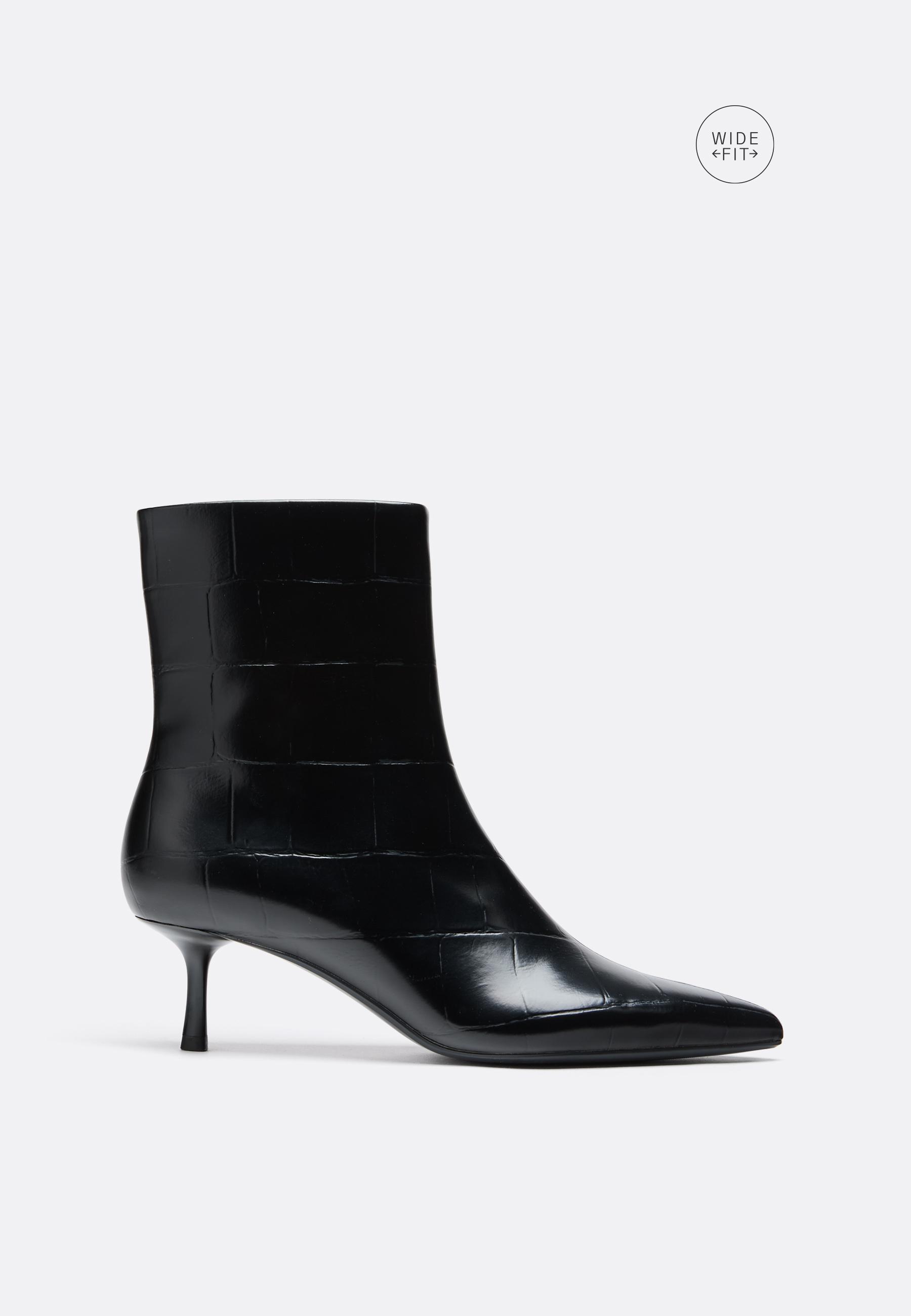 Stradivarius Wide Fit. Ankelboots Med Taxklack Och Krokodilmönster Svart 39